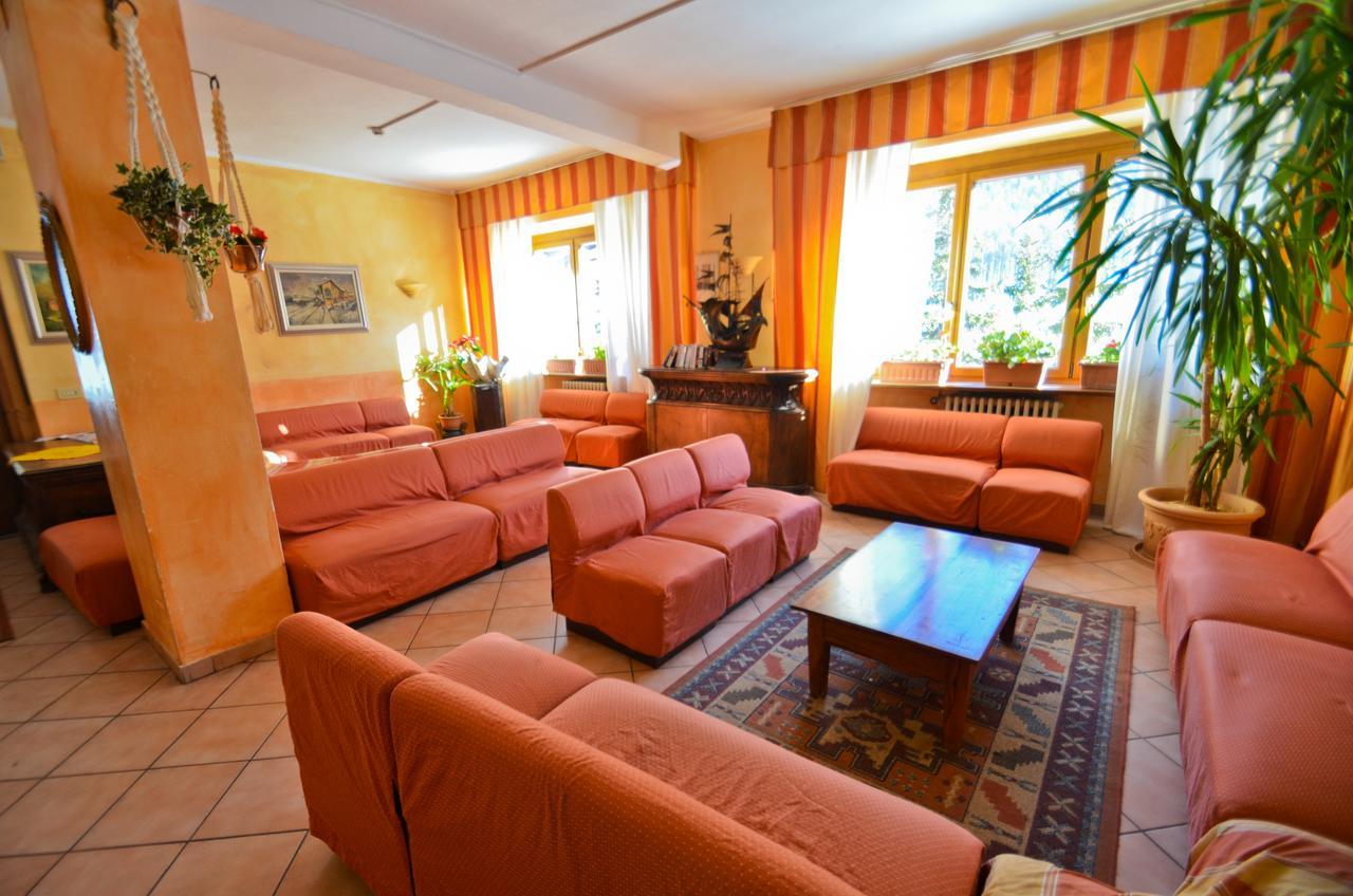 Hotel Miramonti Claviere Bagian luar foto