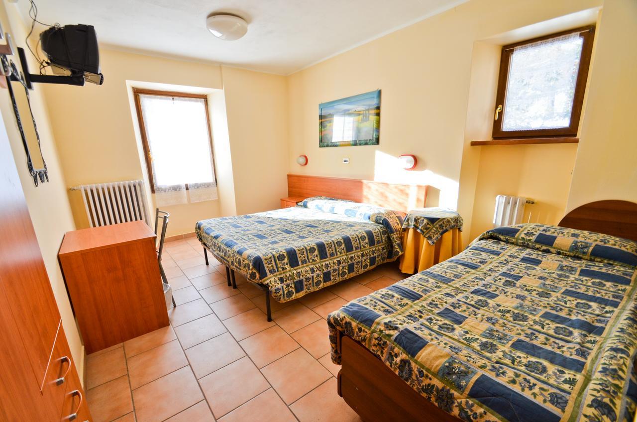 Hotel Miramonti Claviere Bagian luar foto