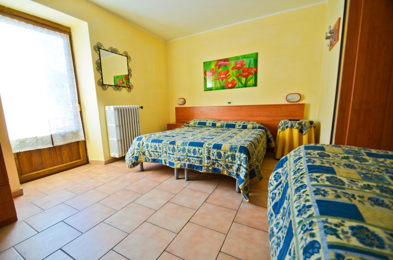 Hotel Miramonti Claviere Bagian luar foto