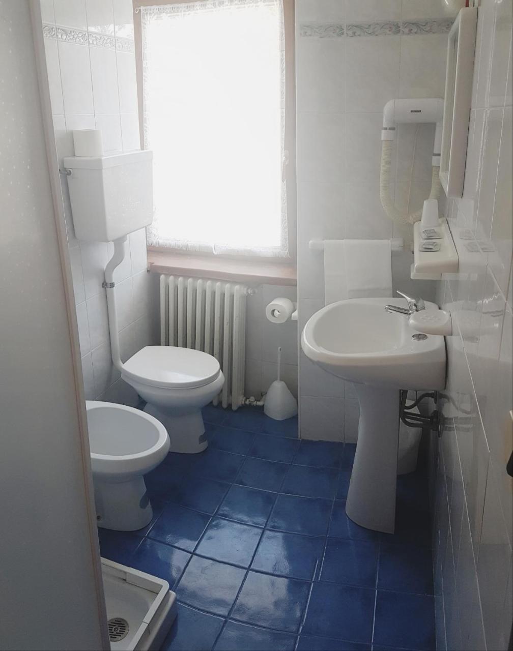 Hotel Miramonti Claviere Bagian luar foto